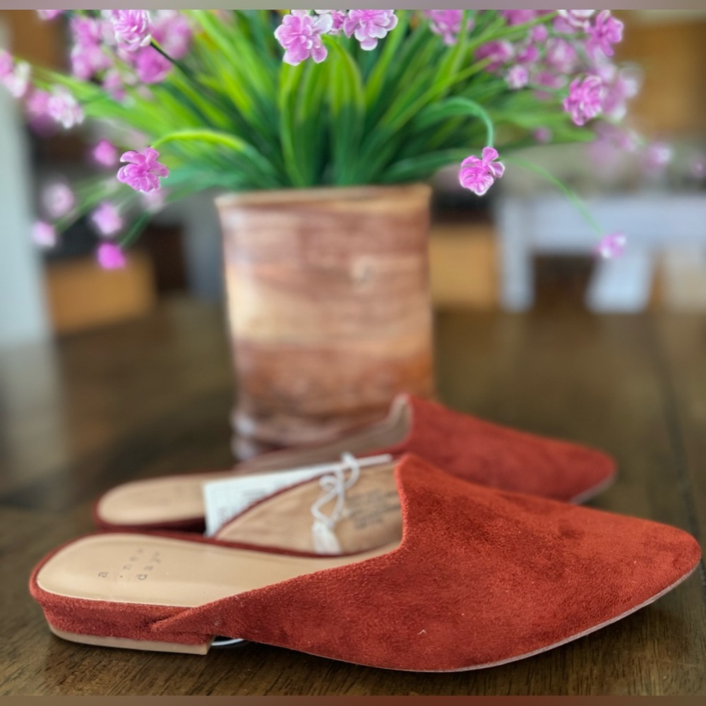 BRAND NEW! Target mules - Picture 2 of 5